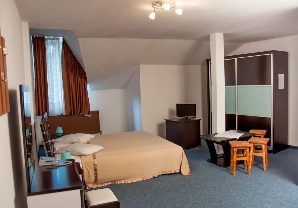 Complex Anna BaileTusnad Quarto foto