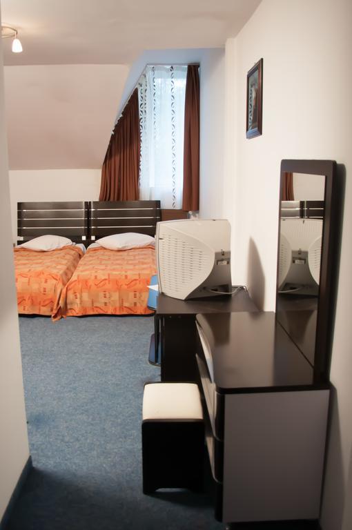 Complex Anna BaileTusnad Quarto foto